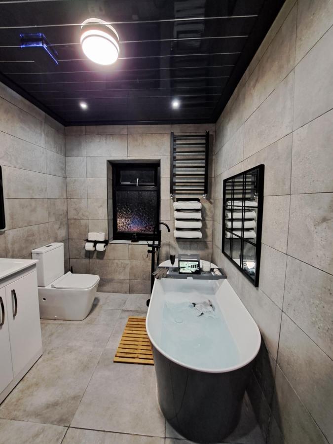Family Holiday With Hot Tub , Family Groups Only Blackpool Dış mekan fotoğraf